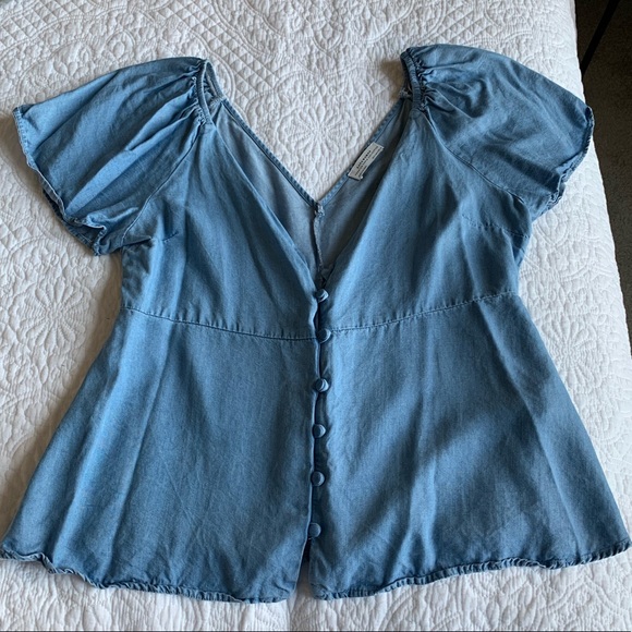 Light blue Zara button up flounce top - Picture 1 of 3